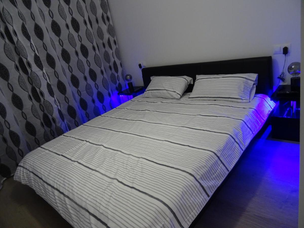 Boutique Apartment Near The Beach, 1 Gbps Wi-Fi Malaga Exterior photo